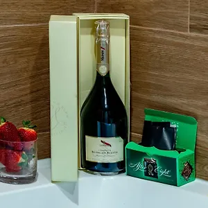 https://apt-luxe-7-paradas-de-metro-de-sol.besthotelstoledo.com